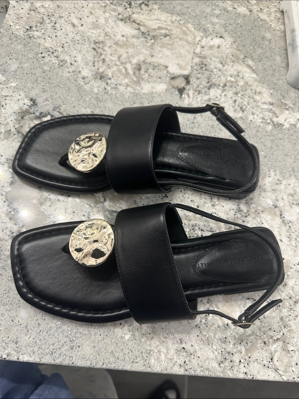 NEW Black Women's Leather Toe-Post Sandals with Decorative Medallion - Picture 3 of 5